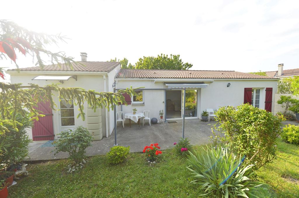 Maison SEMUSSAC 264500€ Agence de L'Estuaire Maison SEMUSSAC 264500€ Agence de L'Estuaire