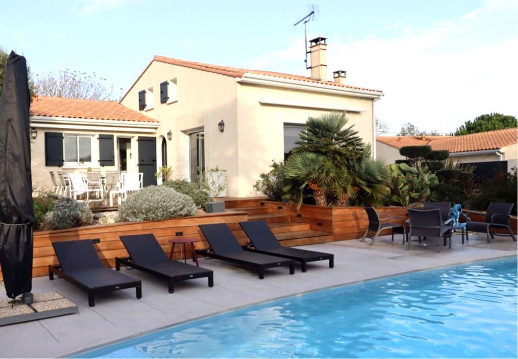 Maison traditionnelle SEMUSSAC 676000€ Agence de L'Estuaire Maison traditionnelle SEMUSSAC 676000€ Agence de L'Estuaire