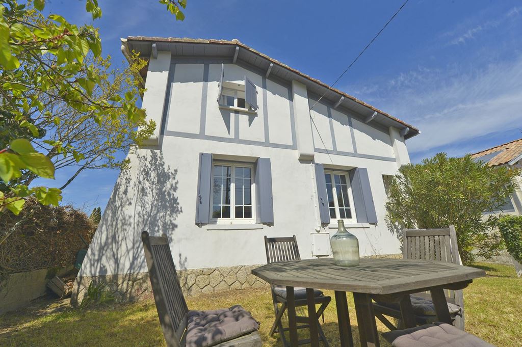 Maison indépendante St Georges de Didonne 395000€ Agence de L'Estuaire Maison indépendante St Georges de Didonne 395000€ Agence de L'Estuaire