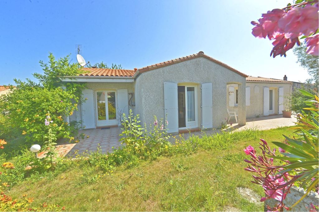Maison ST SULPICE DE ROYAN 406000€ Agence de L'Estuaire Maison ST SULPICE DE ROYAN 406000€ Agence de L'Estuaire