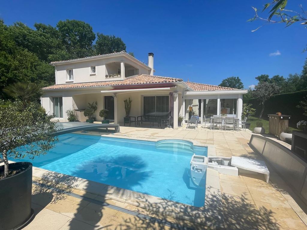 Maison FONTCOUVERTE 525000€ Agence de L'Estuaire Maison FONTCOUVERTE 525000€ Agence de L'Estuaire