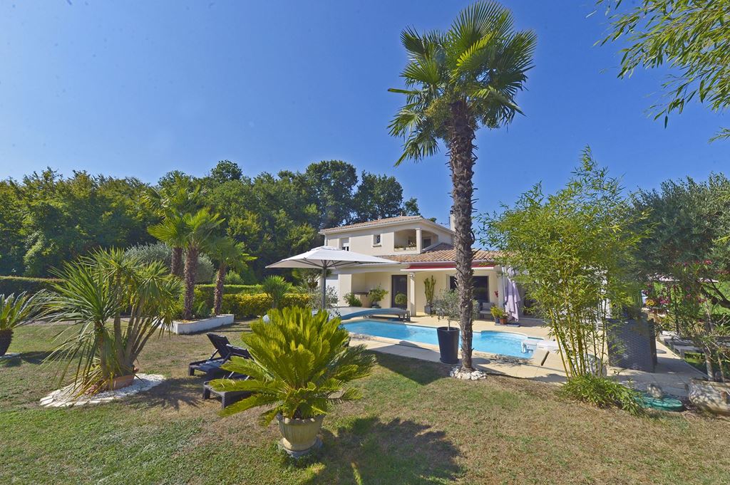 Maison FONTCOUVERTE 525000€ Agence de L'Estuaire Maison FONTCOUVERTE 525000€ Agence de L'Estuaire