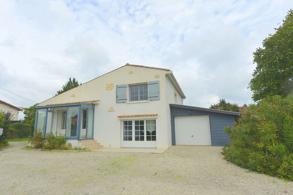 Maison COZES 258000€ Agence de L'Estuaire Maison COZES 258000€ Agence de L'Estuaire