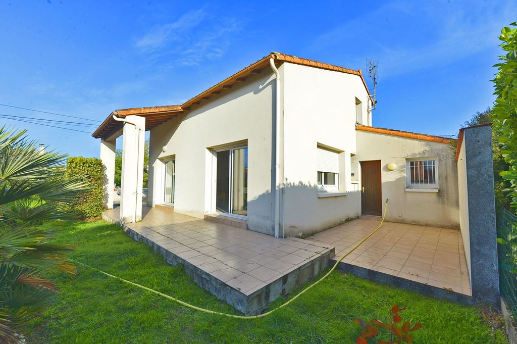 Maison St Georges de Didonne 379500€ Agence de L'Estuaire Maison St Georges de Didonne 379500€ Agence de L'Estuaire