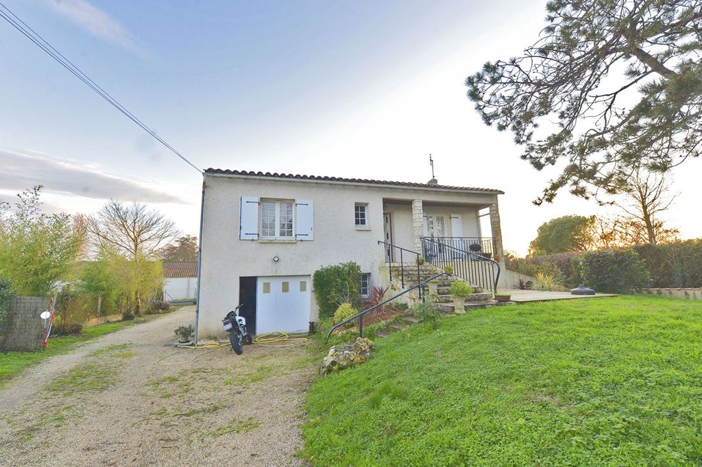 Maison COZES 275000€ Agence de L'Estuaire