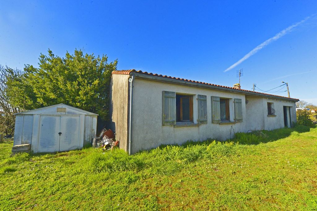 Maison SEMUSSAC 180000€ Agence de L'Estuaire Maison SEMUSSAC 180000€ Agence de L'Estuaire
