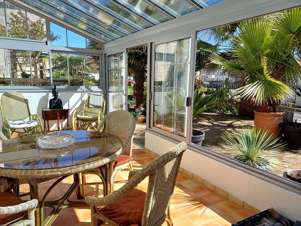 Maison Charentaise CHENAC ST SEURIN D'UZET 349800€ Agence de L'Estuaire Maison Charentaise CHENAC ST SEURIN D'UZET 349800€ Agence de L'Estuaire