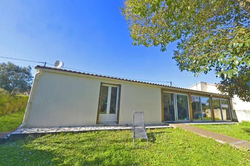 Maison de plain pied MESCHERS SUR GIRONDE 299600€ Agence de L'Estuaire Maison de plain pied MESCHERS SUR GIRONDE 299600€ Agence de L'Estuaire