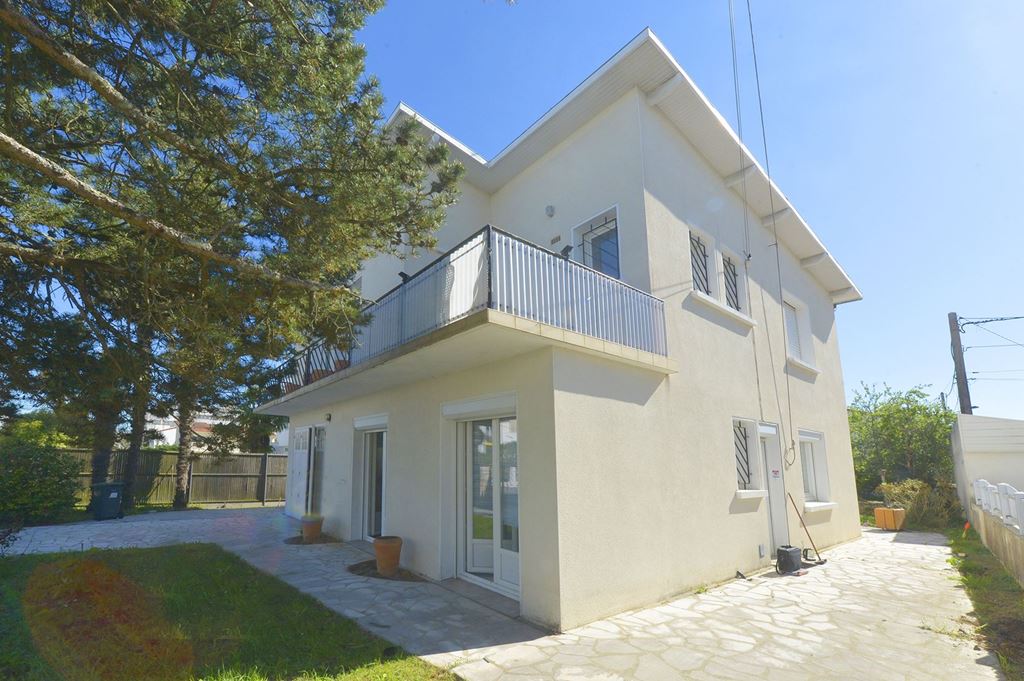Maison ROYAN 920400€ Agence de L'Estuaire Maison ROYAN 920400€ Agence de L'Estuaire