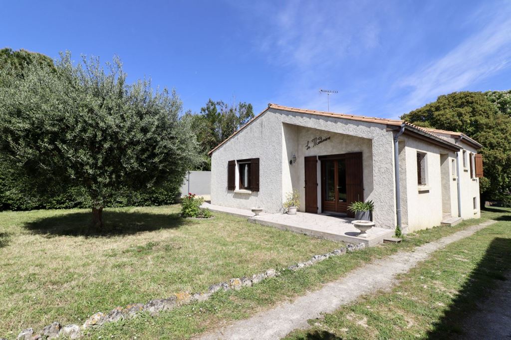 Maison MESCHERS SUR GIRONDE 425000€ Agence de L'Estuaire Maison MESCHERS SUR GIRONDE 425000€ Agence de L'Estuaire