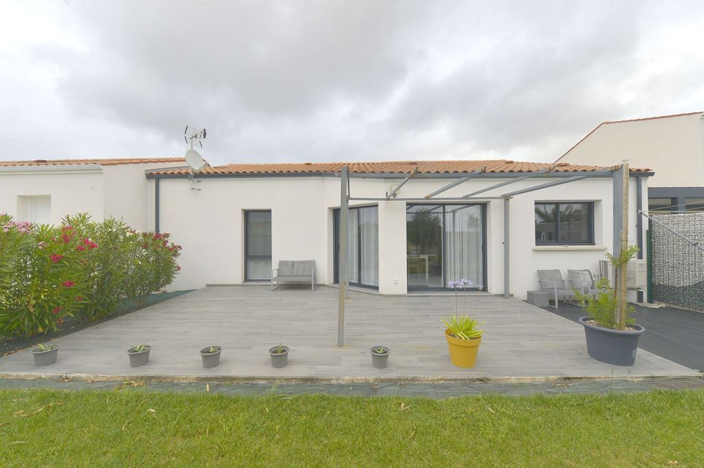Maison SEMUSSAC 373000€ Agence de L'Estuaire Maison SEMUSSAC 373000€ Agence de L'Estuaire