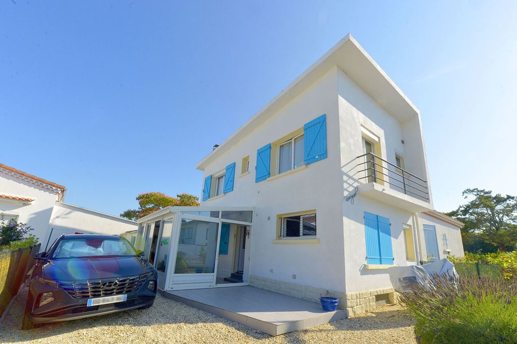 Maison St Georges de Didonne 328500€ Agence de L'Estuaire Maison St Georges de Didonne 328500€ Agence de L'Estuaire