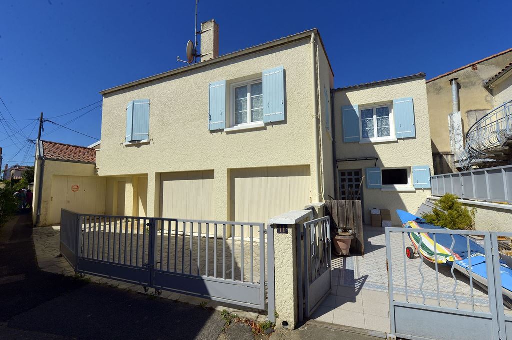 Maison St Georges de Didonne 325000€ Agence de L'Estuaire Maison St Georges de Didonne 325000€ Agence de L'Estuaire