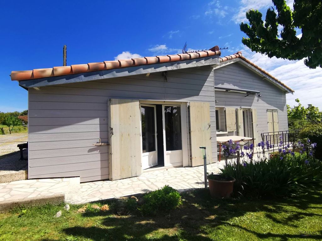 Maison ancienne CHENAC ST SEURIN D'UZET 298000€ Agence de L'Estuaire Maison ancienne CHENAC ST SEURIN D'UZET 298000€ Agence de L'Estuaire