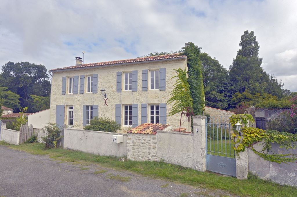 Maison THAIMS 399000€ Agence de L'Estuaire Maison THAIMS 399000€ Agence de L'Estuaire