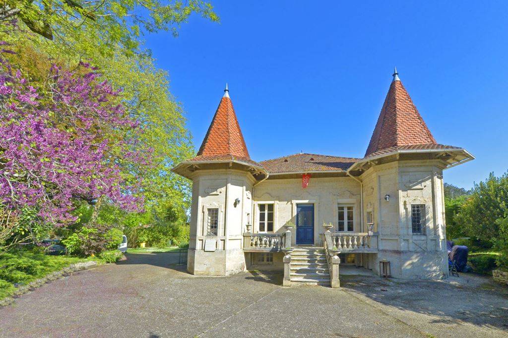 Château MESCHERS SUR GIRONDE 624000€ Agence de L'Estuaire Château MESCHERS SUR GIRONDE 624000€ Agence de L'Estuaire