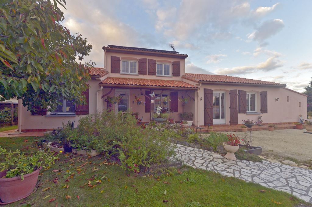 Maison SAUJON 375500€ Agence de L'Estuaire Maison SAUJON 375500€ Agence de L'Estuaire